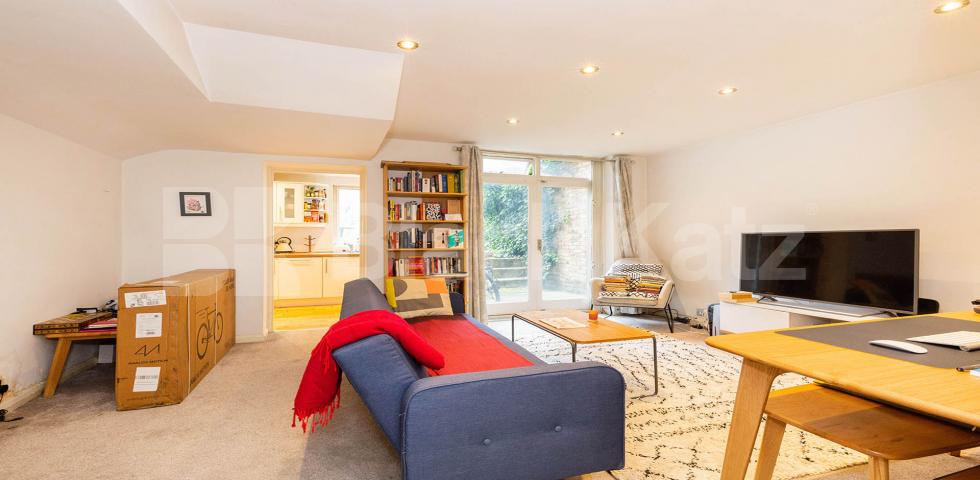 Stunning spacious one bed in Camden with a modern kitchen and bathroom Stratford Villas, Camden Square